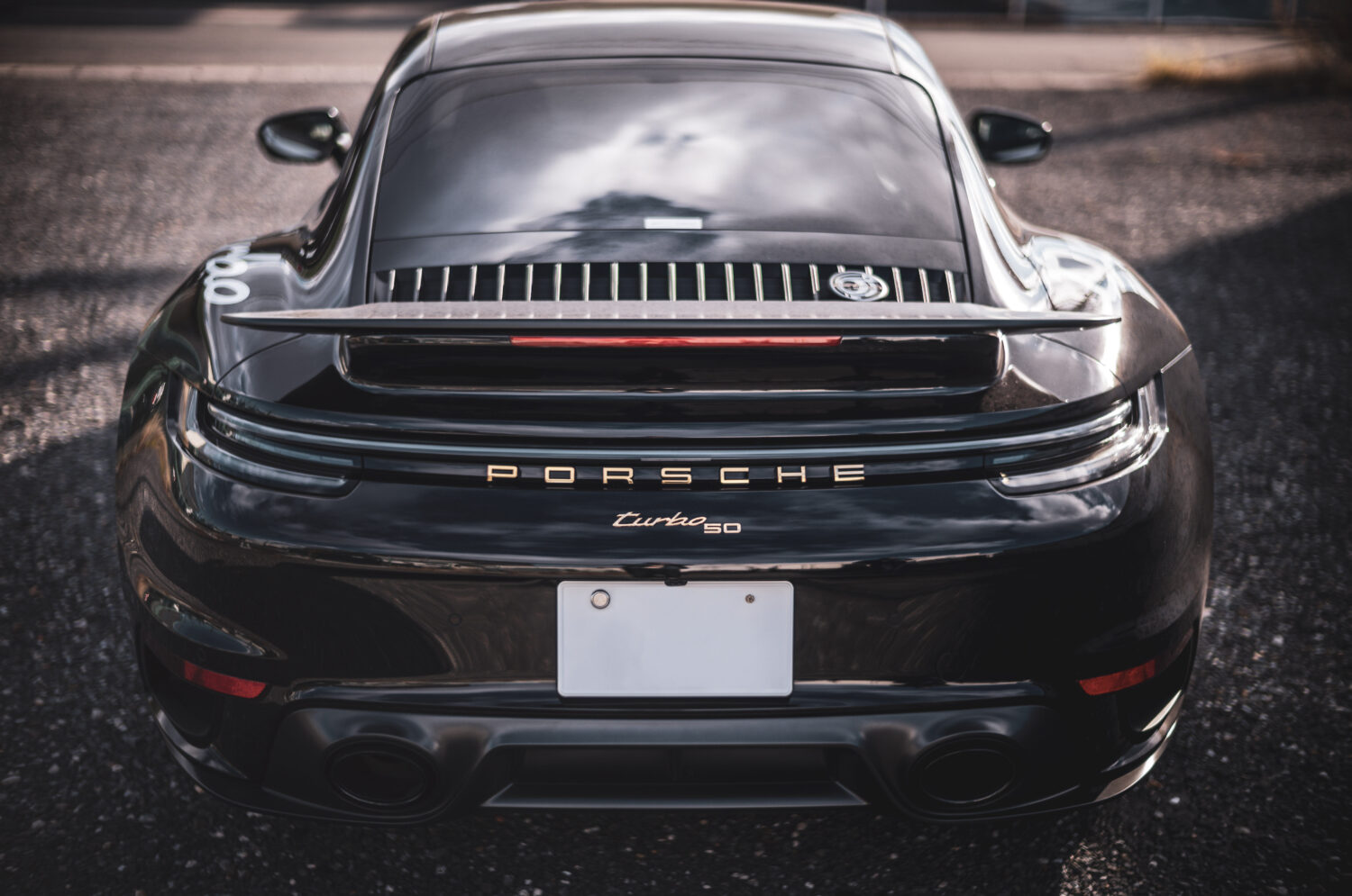 ポルシェ・911 ターボ 50イヤーズ（4WD/8AT）半世紀の証を纏う