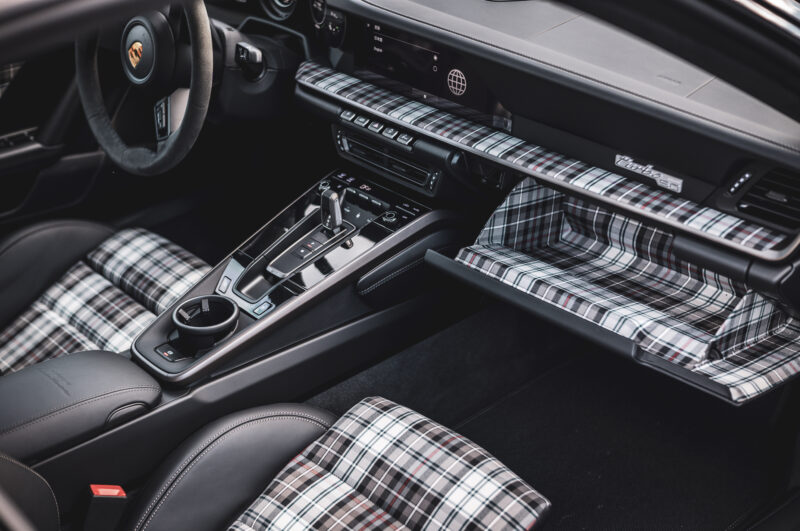 ポルシェ・911 ターボ 50イヤーズ（2025）半世紀の証を纏う