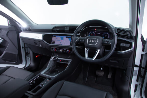 Q3 35 TFSI アドバンスト