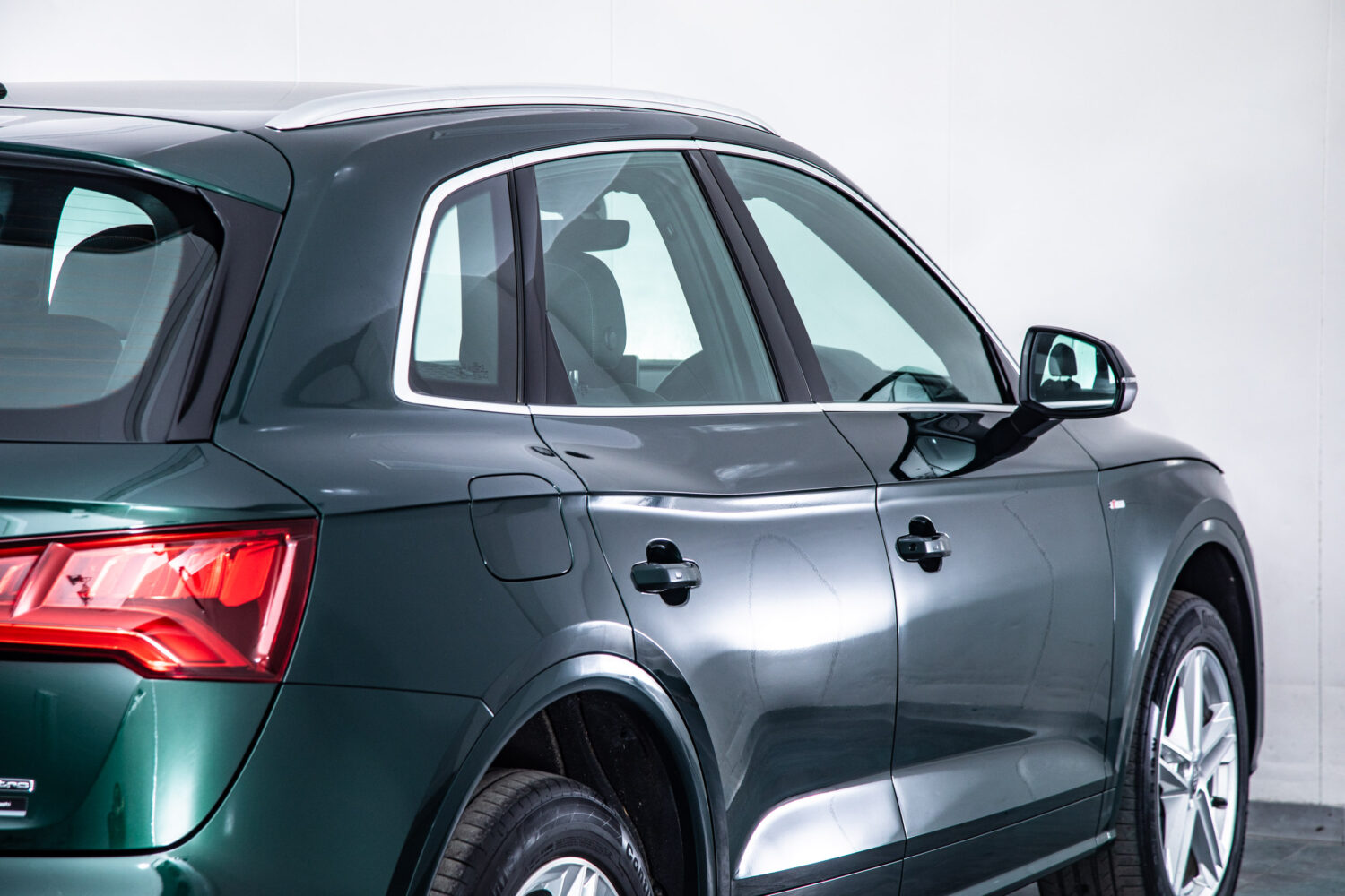 Q5 40TDIクワトロ スポーツ SラインPKG 4WD