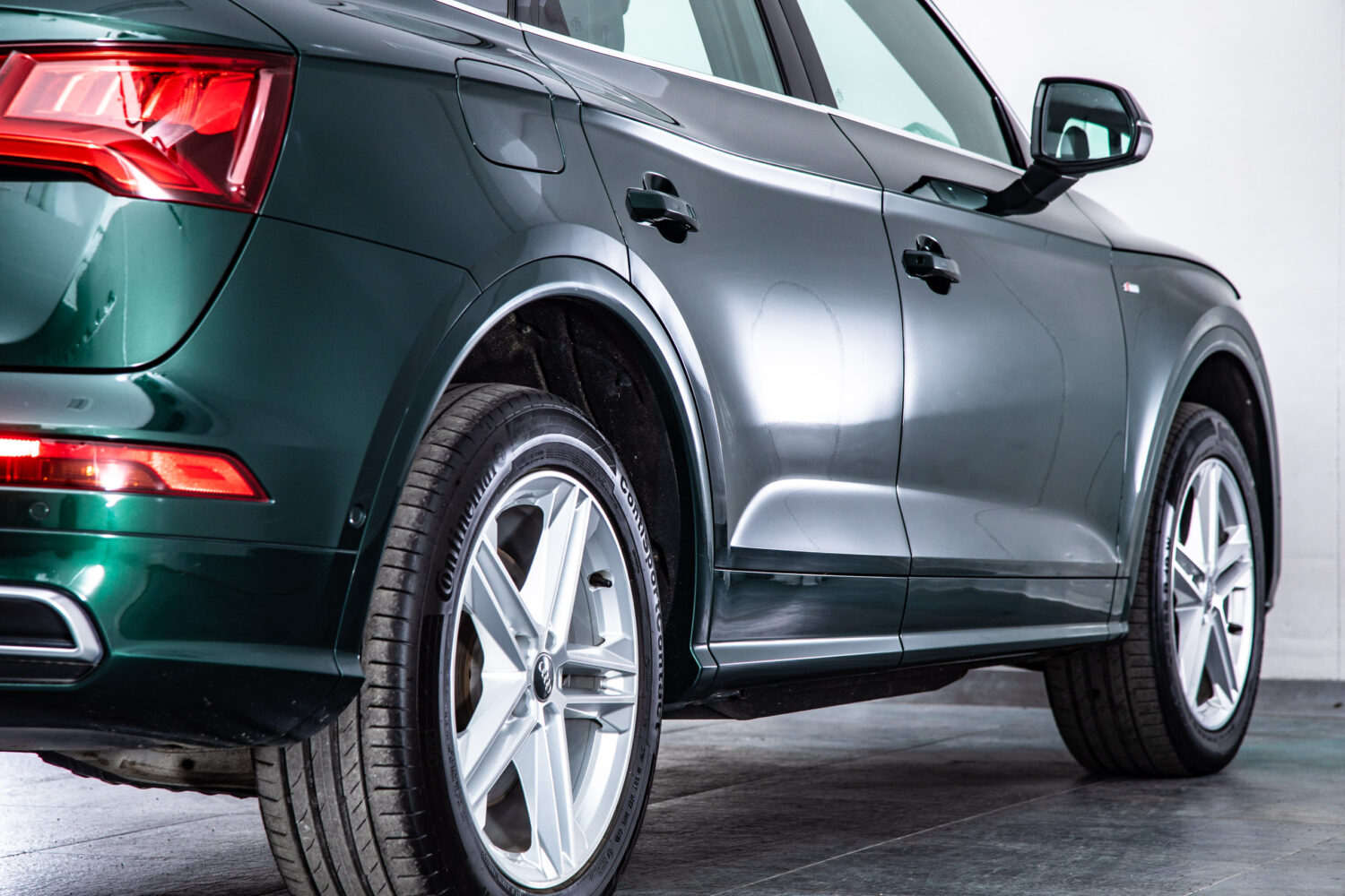 Q5 40TDIクワトロ スポーツ SラインPKG 4WD