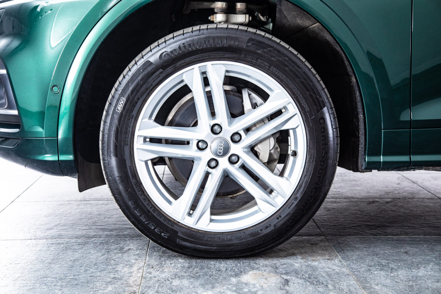 Q5 40TDIクワトロ スポーツ SラインPKG 4WD