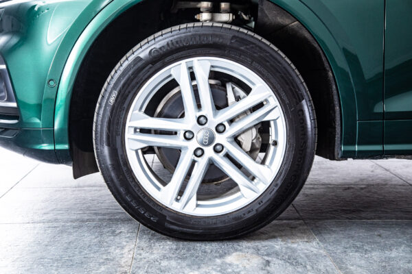 Q5 40TDIクワトロ スポーツ SラインPKG 4WD