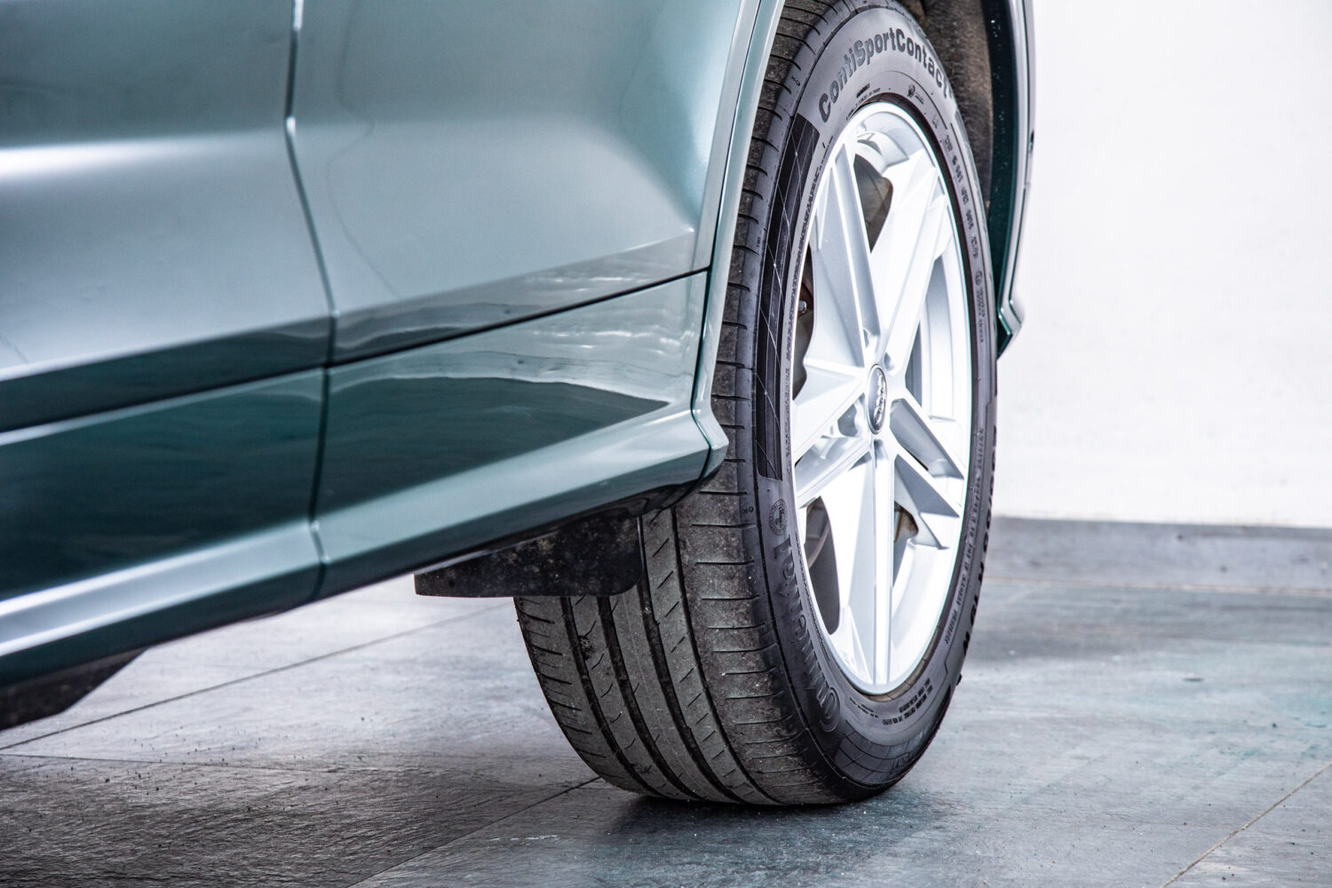 Q5 40TDIクワトロ スポーツ SラインPKG 4WD