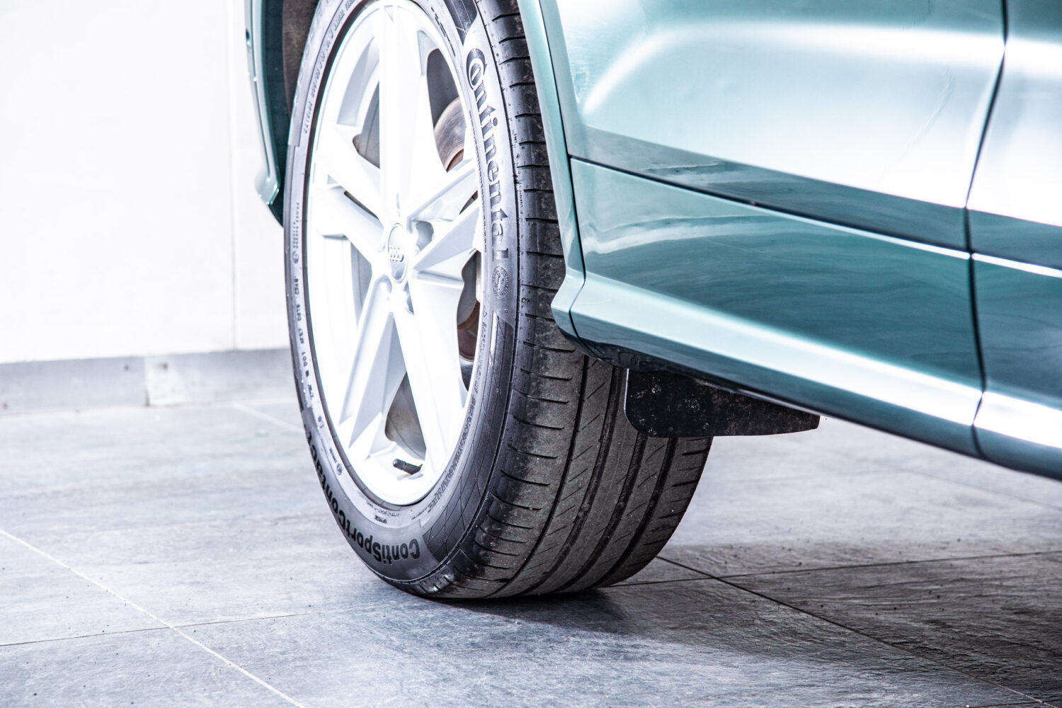 Q5 40TDIクワトロ スポーツ SラインPKG 4WD