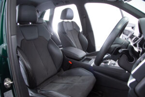 Q5 40TDIクワトロ スポーツ SラインPKG 4WD