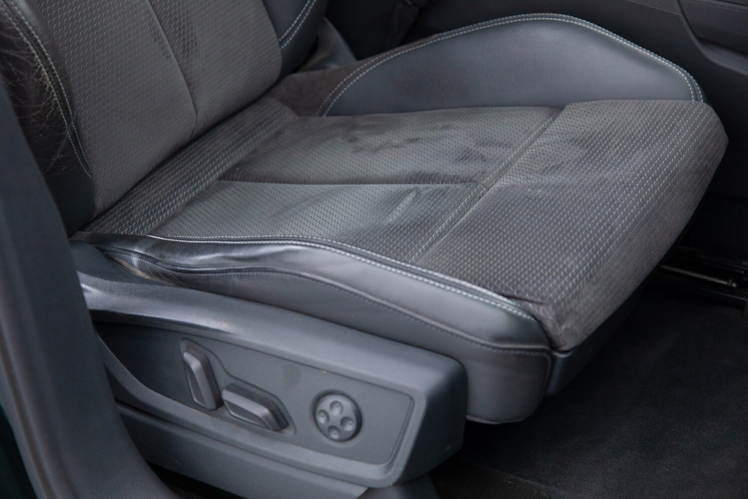 Q5 40TDIクワトロ スポーツ SラインPKG 4WD