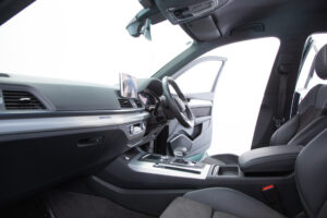 Q5 40TDIクワトロ スポーツ SラインPKG 4WD