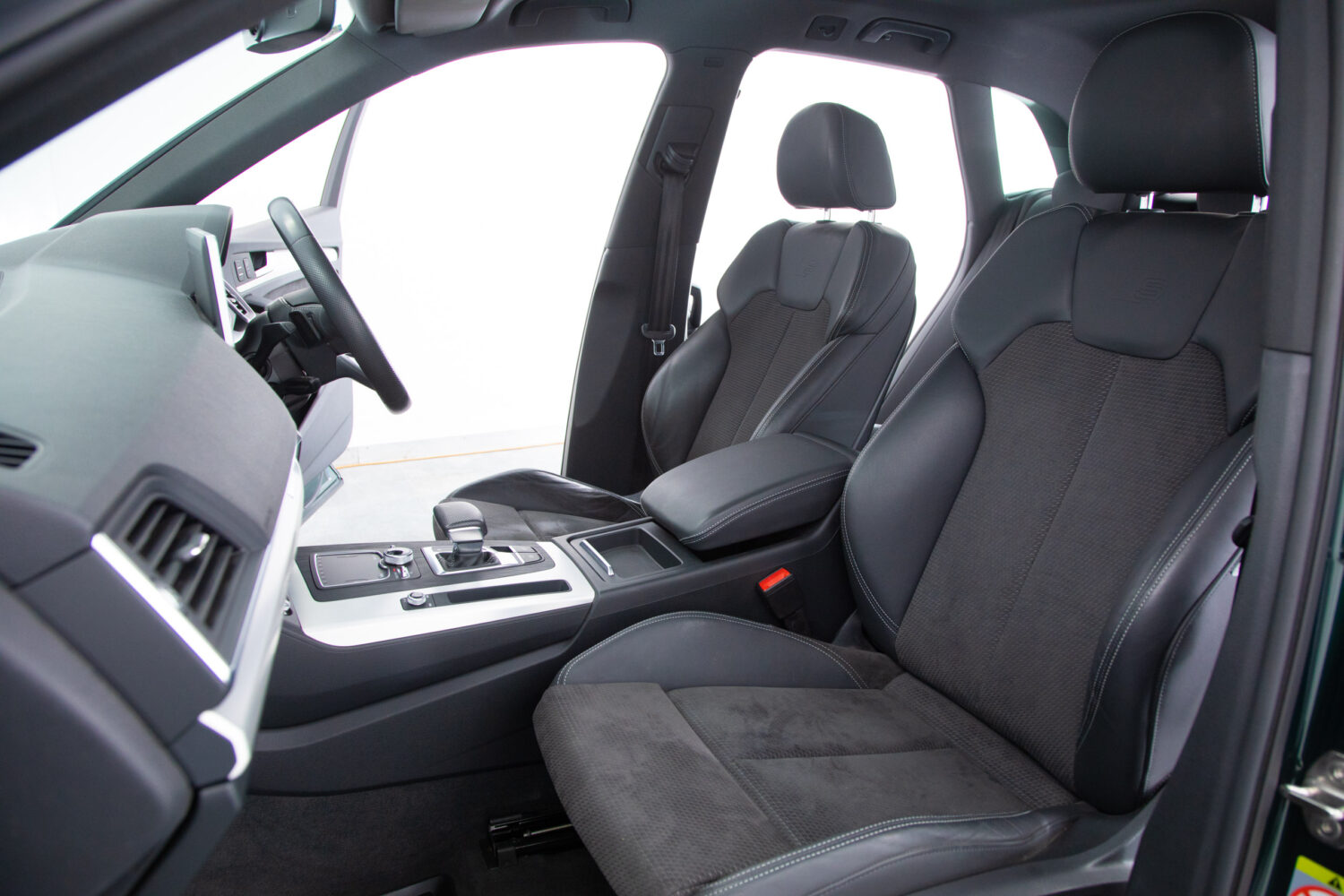 Q5 40TDIクワトロ スポーツ SラインPKG 4WD