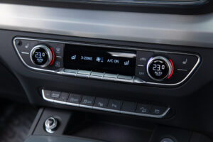 Q5 40TDIクワトロ スポーツ SラインPKG 4WD