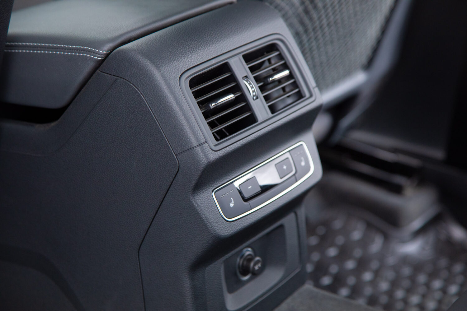 Q5 40TDIクワトロ スポーツ SラインPKG 4WD