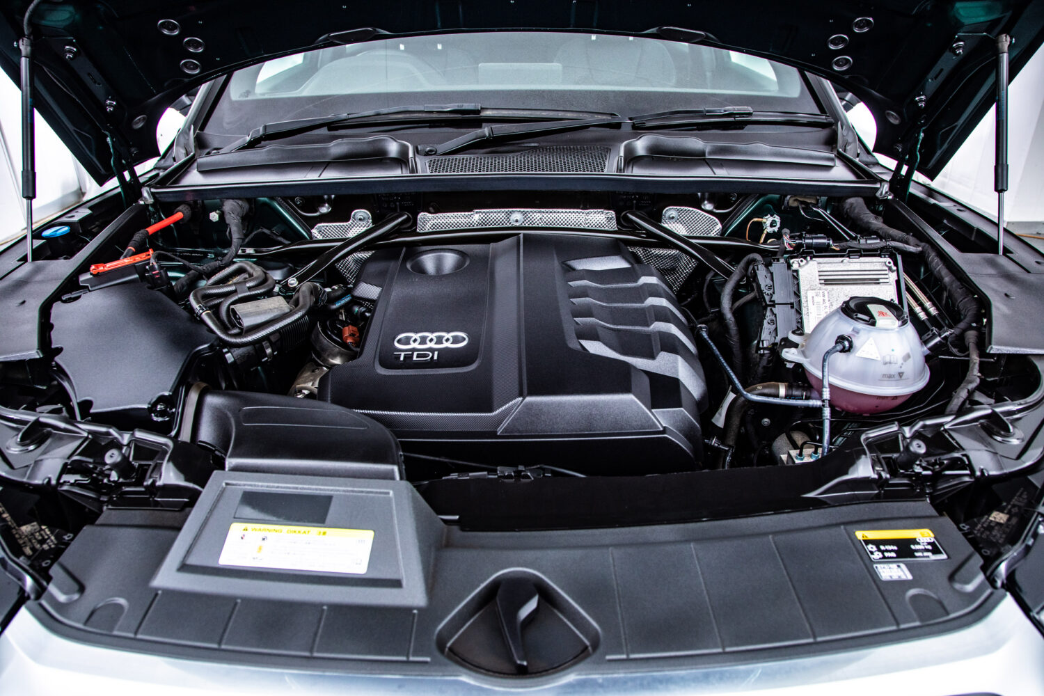 Q5 40TDIクワトロ スポーツ SラインPKG 4WD