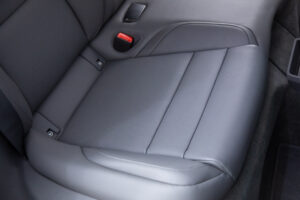 タイカンクロスツーリスモ 4 4+1シート 4WD