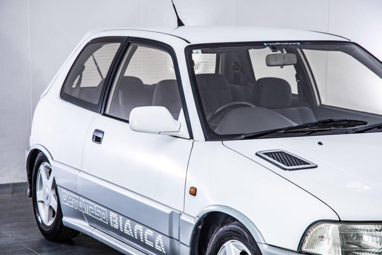 シャレード 1.6デ・トマソ ビアンカ