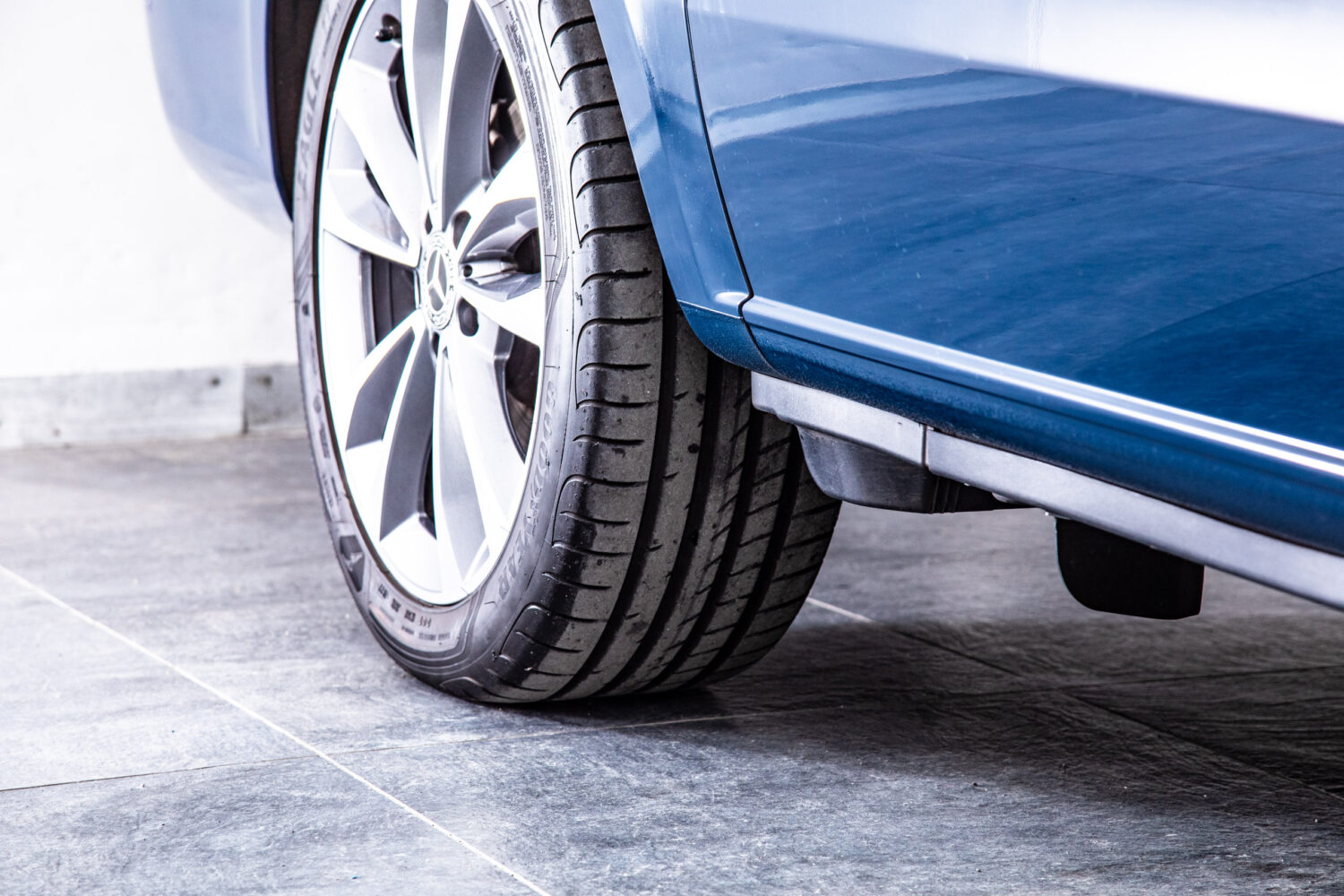 Vクラス V220 d アバンギャルド ロング ディーゼルターボ