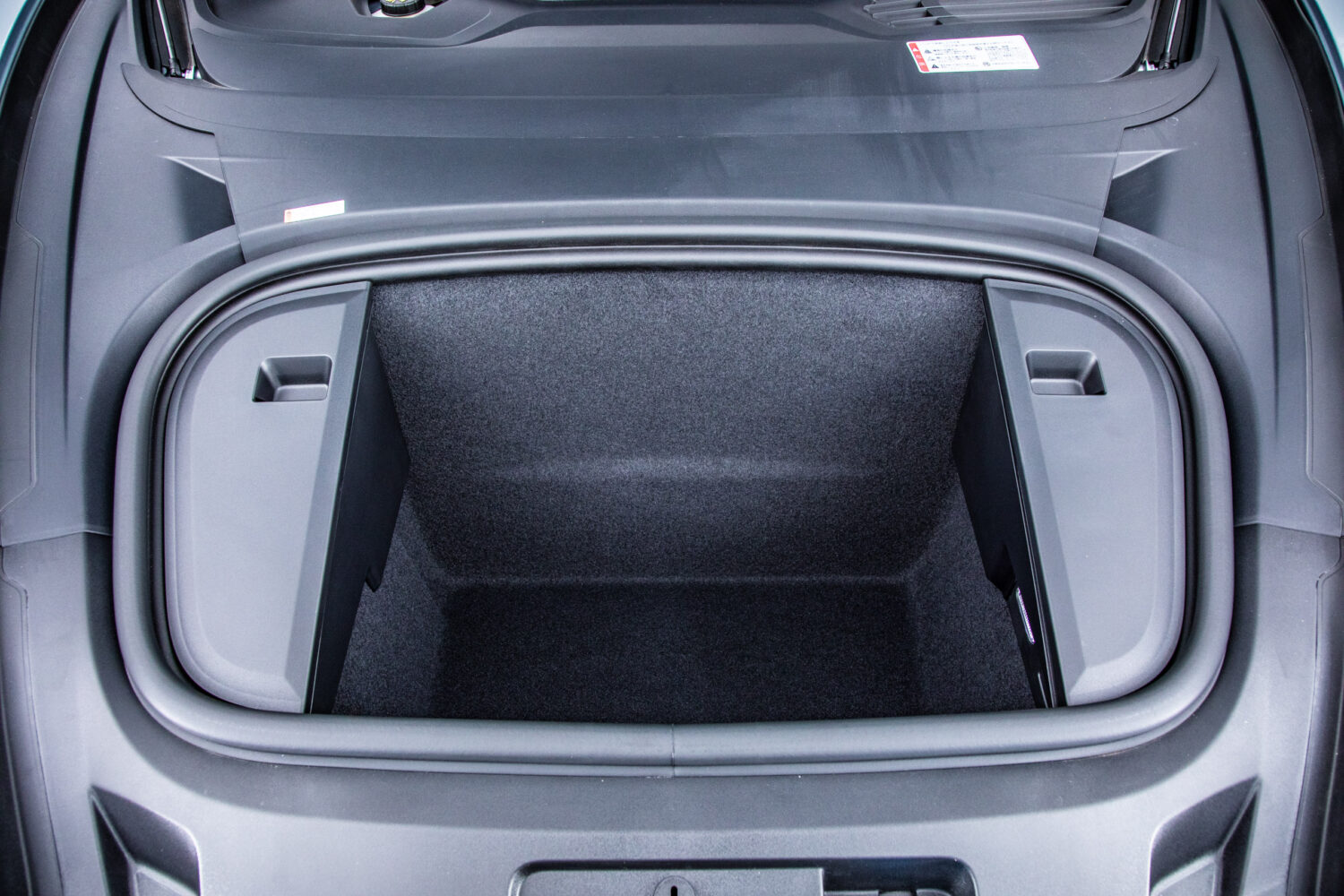 タイカンクロスツーリスモ 4 4+1シート 4WD