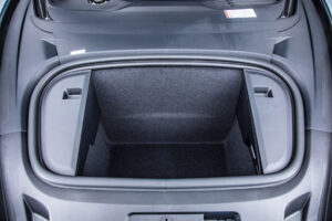 タイカンクロスツーリスモ 4 4+1シート 4WD