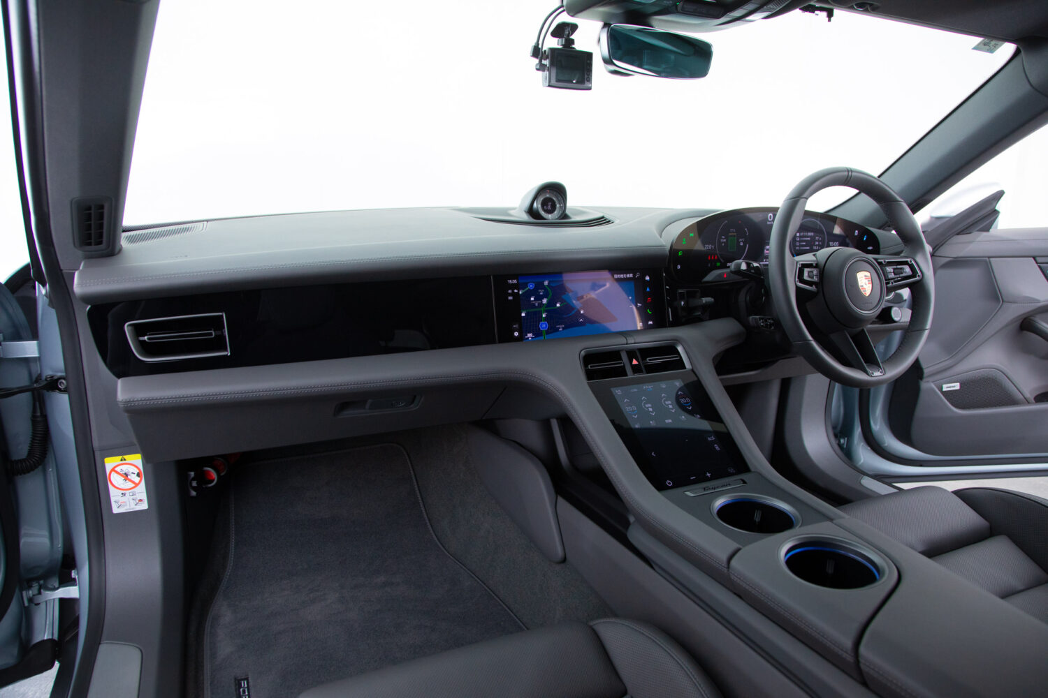 タイカンクロスツーリスモ 4 4+1シート 4WD