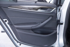 5シリーズ 523d ラグジュアリー ディーゼルターボ