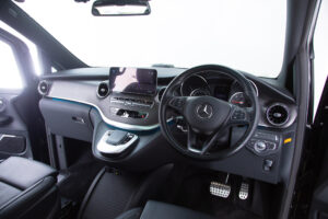 ベンツ Vクラス V220 d アバンギャルド ロング AMGラインパッケージ ディーゼルターボ