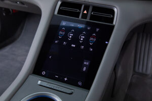 タイカンクロスツーリスモ 4 4+1シート 4WD