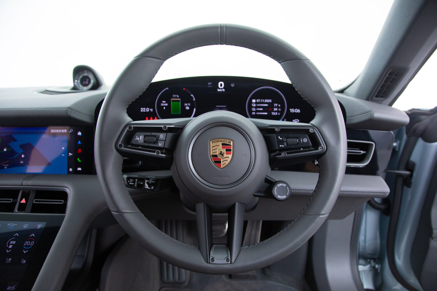 タイカンクロスツーリスモ 4 4+1シート 4WD