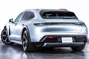 タイカンクロスツーリスモ 4 4+1シート 4WD