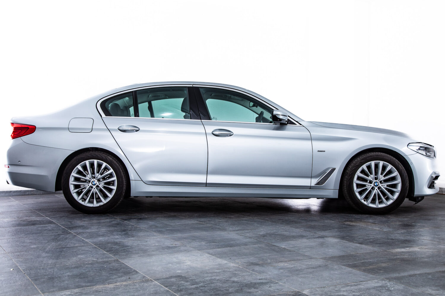 5シリーズ 523d ラグジュアリー ディーゼルターボ