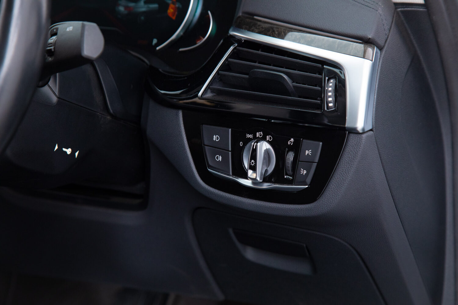 5シリーズ 523d ラグジュアリー ディーゼルターボ