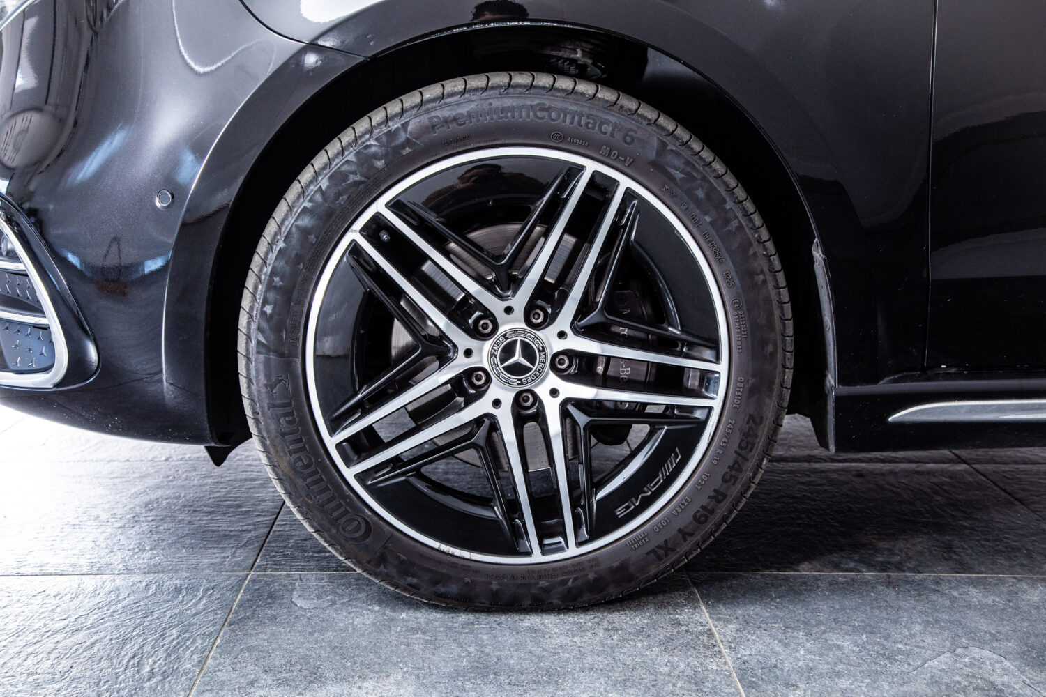 Vクラス V220 d エクストラロング AMGラインパッケージ ディーゼルターボ