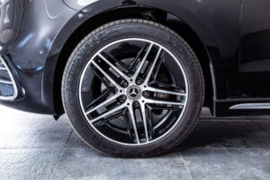 Vクラス V220 d エクストラロング AMGラインパッケージ ディーゼルターボ