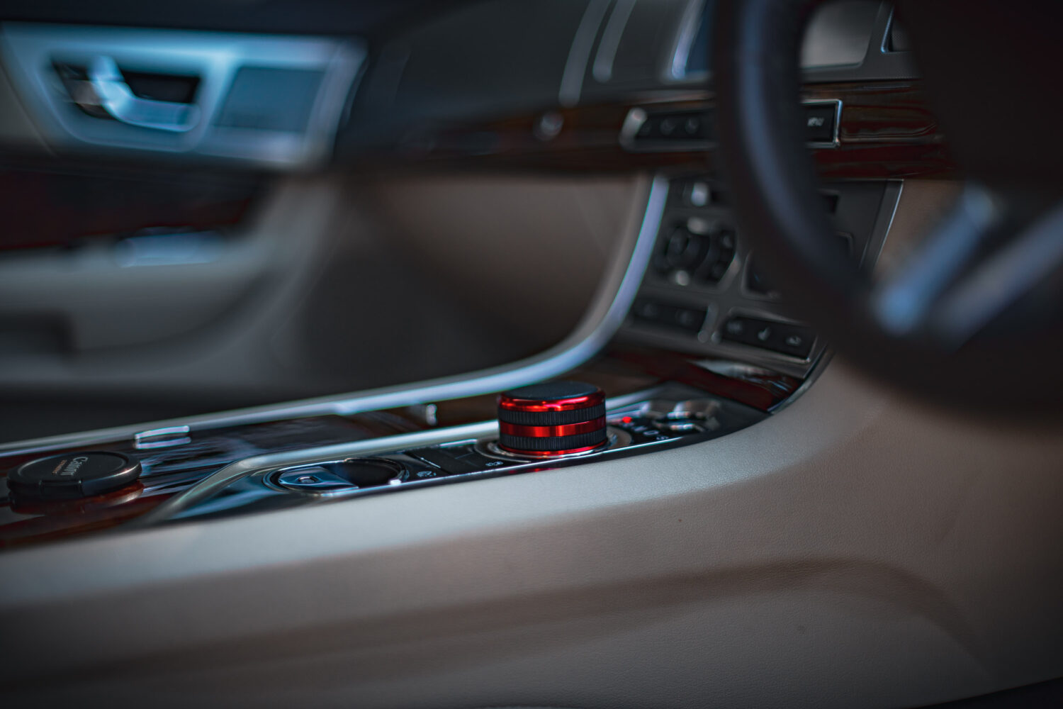 ジャガー・XF2.0プレミアムラグジュアリー（FR/6AT）英国車入門