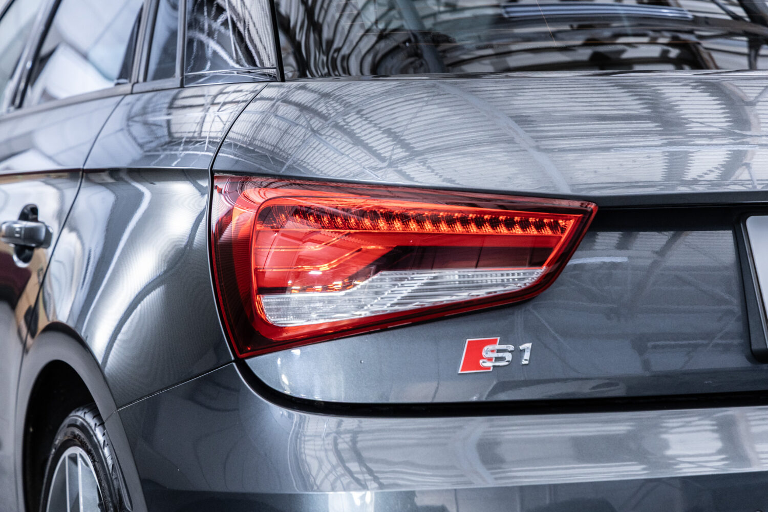 S1スポーツバック 2.0 4WD