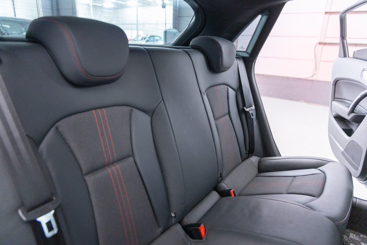 S1スポーツバック 2.0 4WD