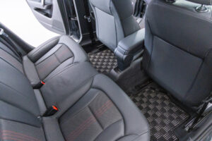 S1スポーツバック 2.0 4WD