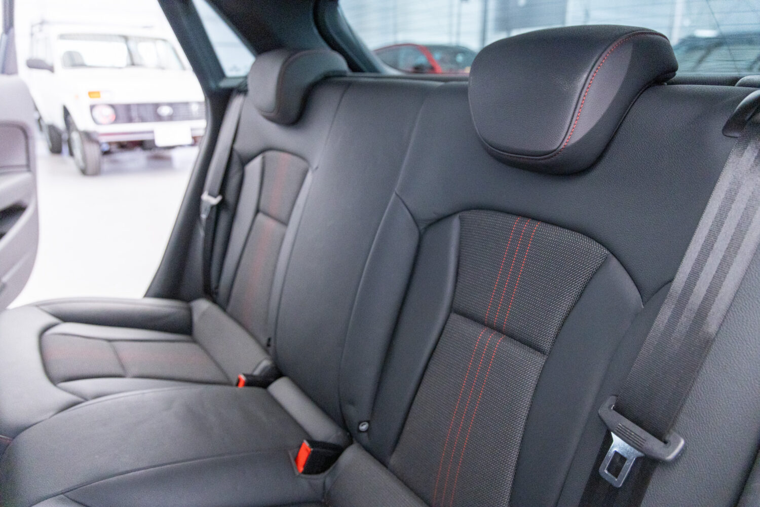 S1スポーツバック 2.0 4WD