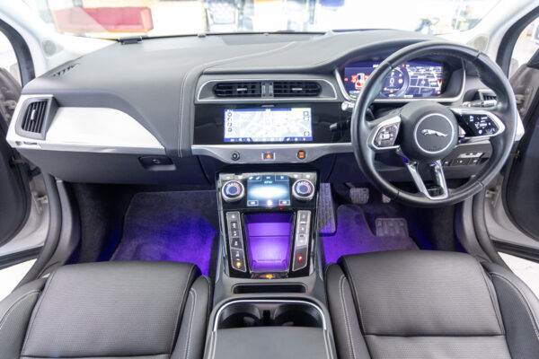 Iペイス HSE 4WD