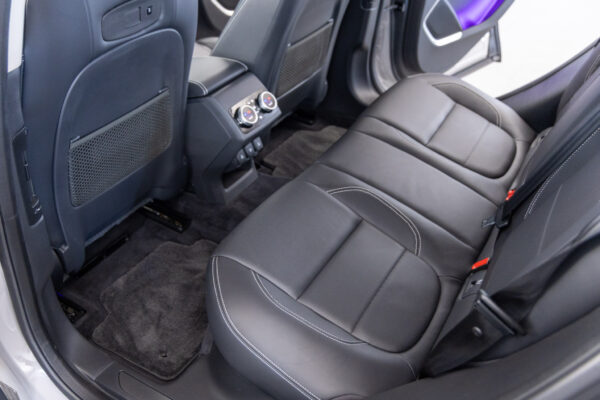 Iペイス HSE 4WD