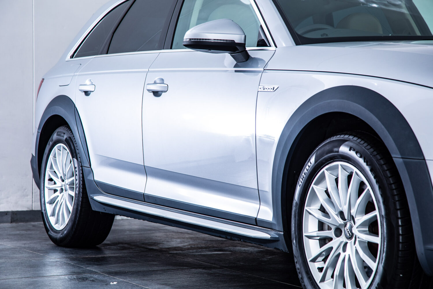 A4オールロードクワトロ 2.0 4WD