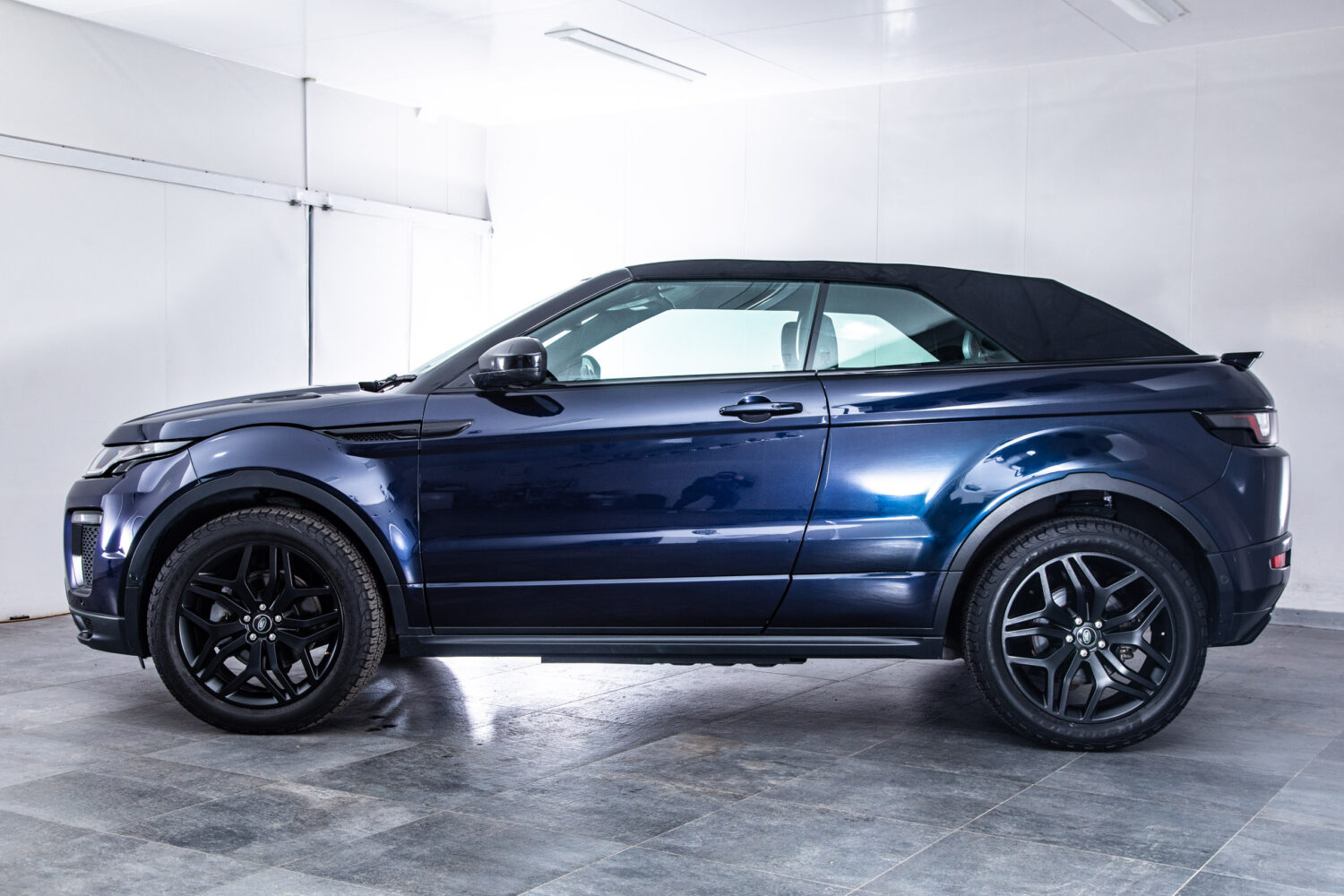 イヴォークコンバーチブル HSEダイナミック 2.0L D180 ディーゼル 4WD