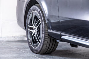 Vクラス V220 d エクストラロング AMGラインパッケージ ディーゼルターボ