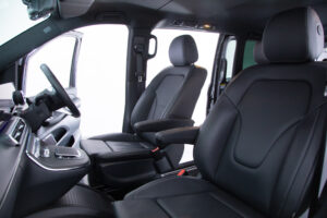 Vクラス V220 d エクストラロング AMGラインパッケージ ディーゼルターボ