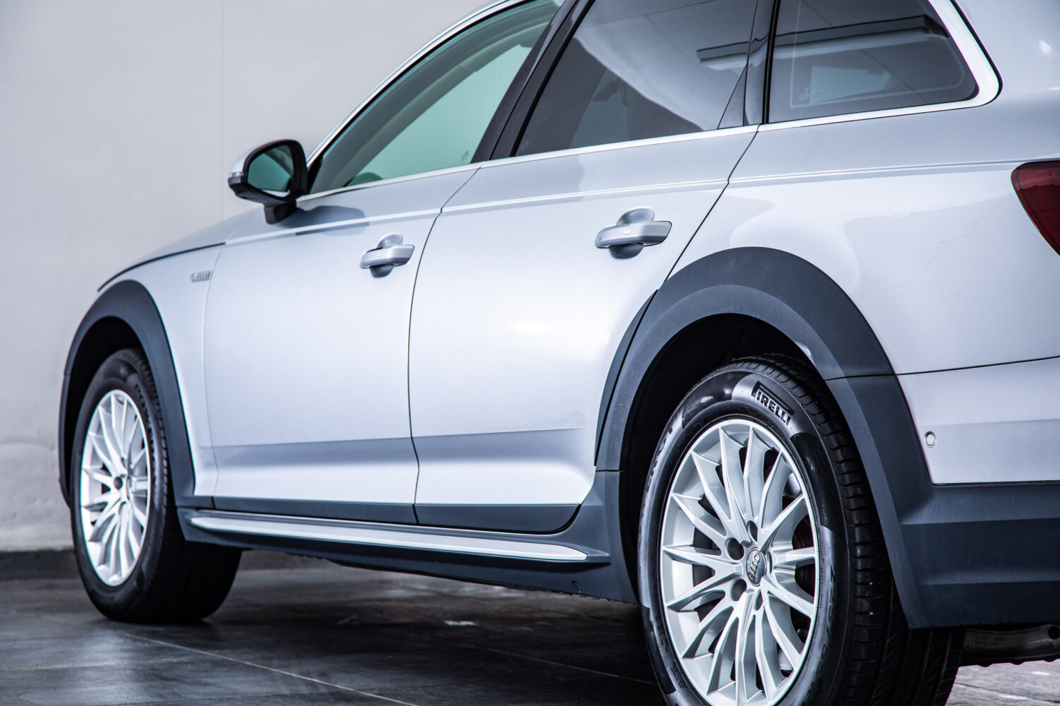 A4オールロードクワトロ 2.0 4WD