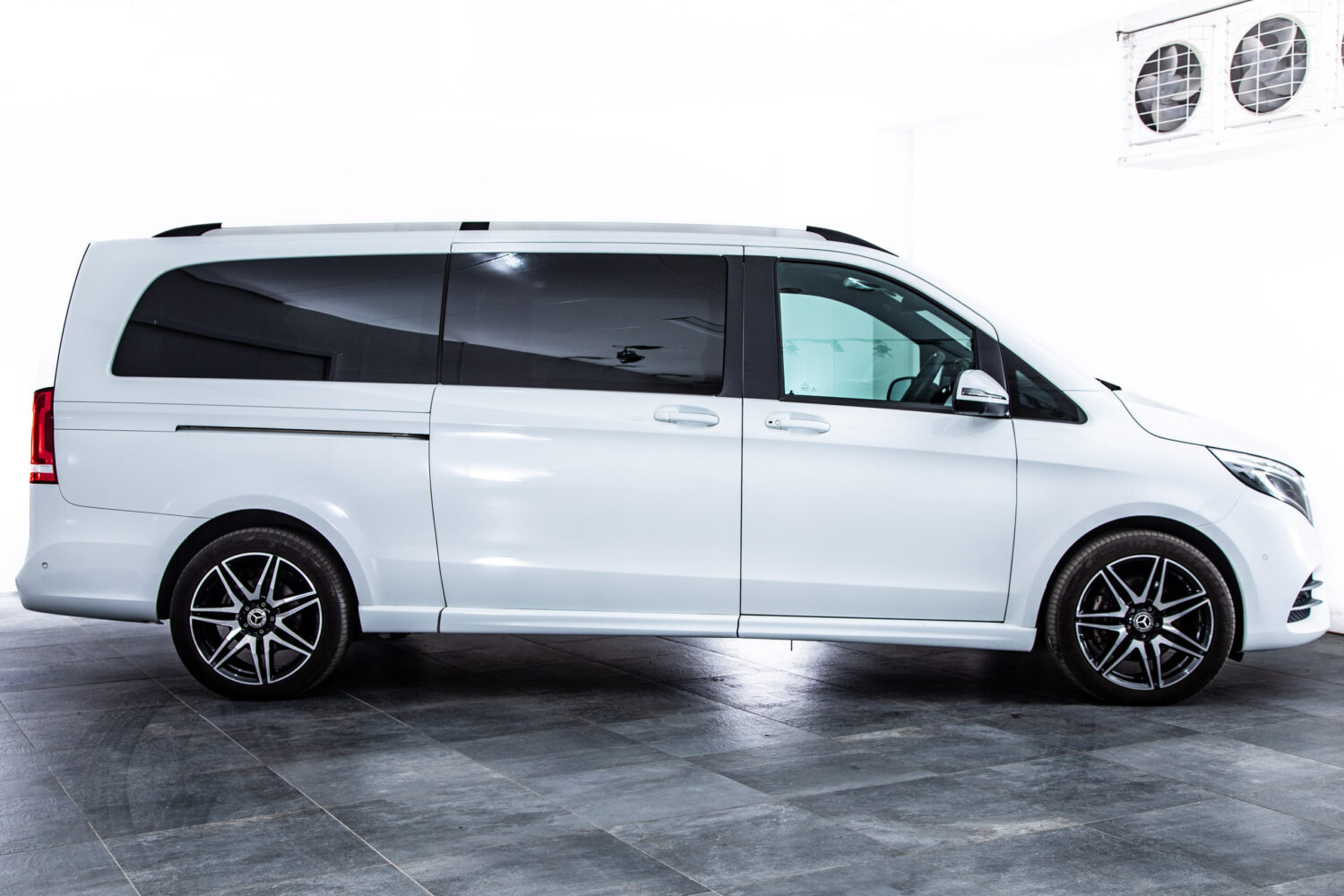 Vクラス V220 d アバンギャルド エクストラロング AMGライン