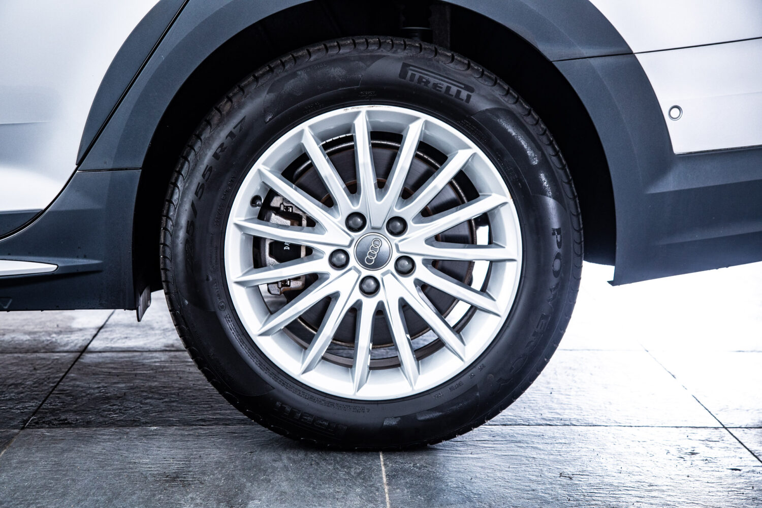 A4オールロードクワトロ 2.0 4WD