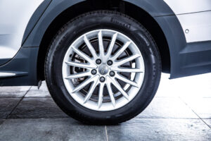 A4オールロードクワトロ 2.0 4WD