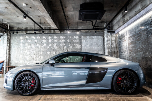 R8 V10 5.2FSIクワトロ 4WD