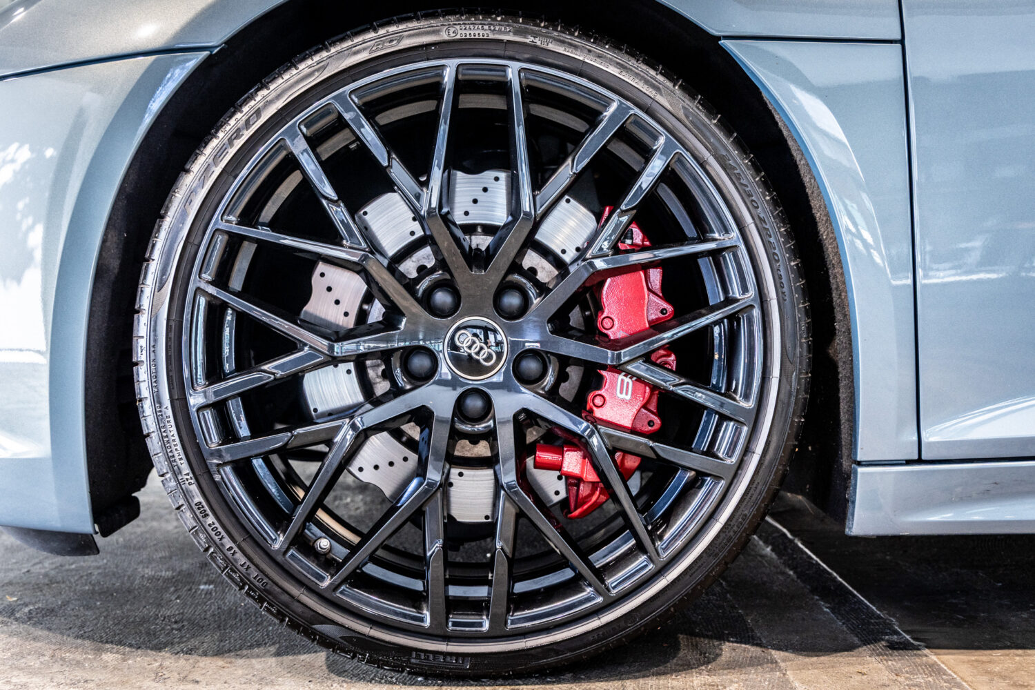 R8 V10 5.2FSIクワトロ 4WD