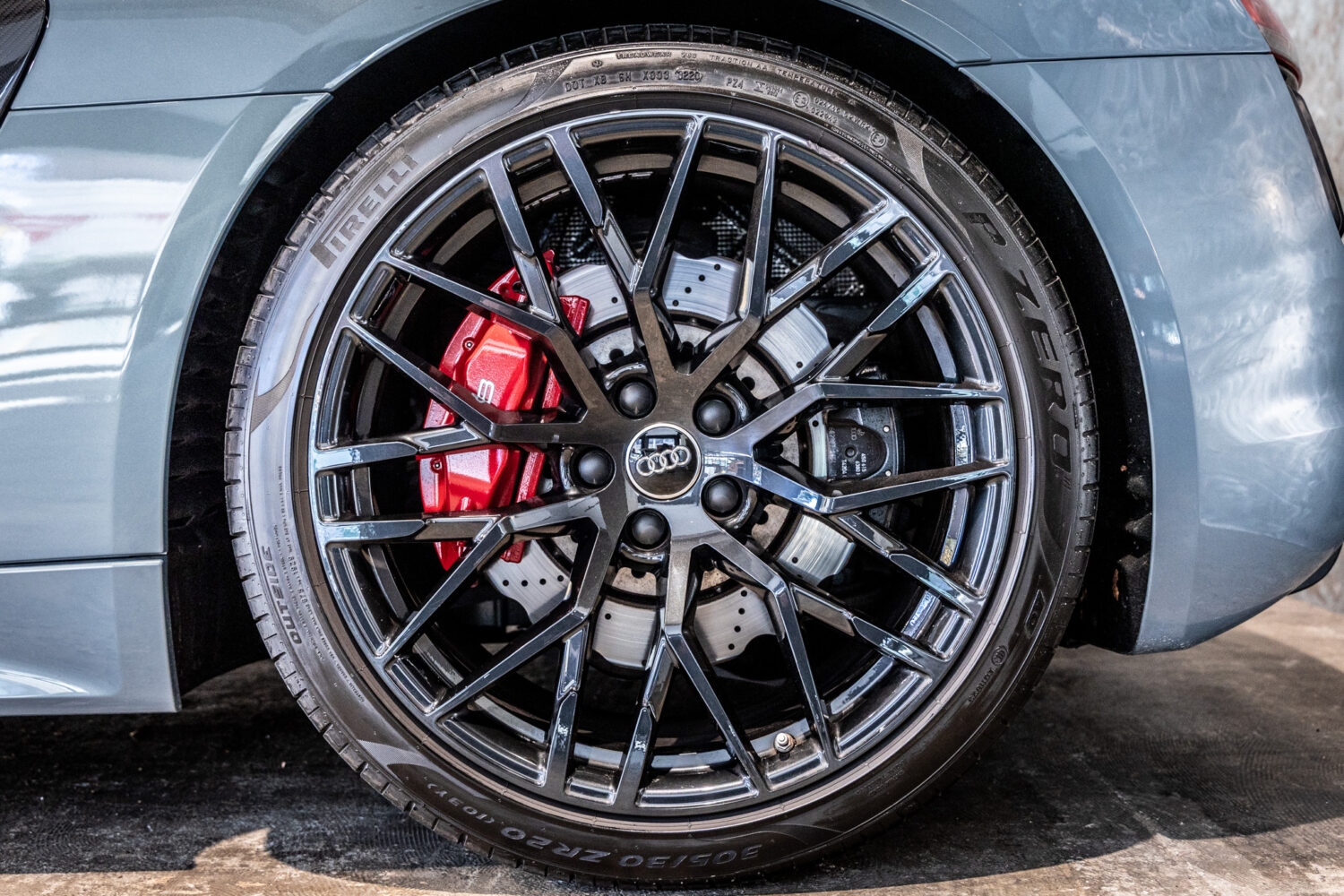 R8 V10 5.2FSIクワトロ 4WD