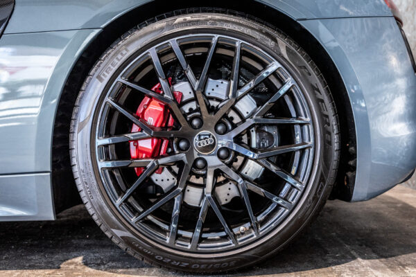 R8 V10 5.2FSIクワトロ 4WD
